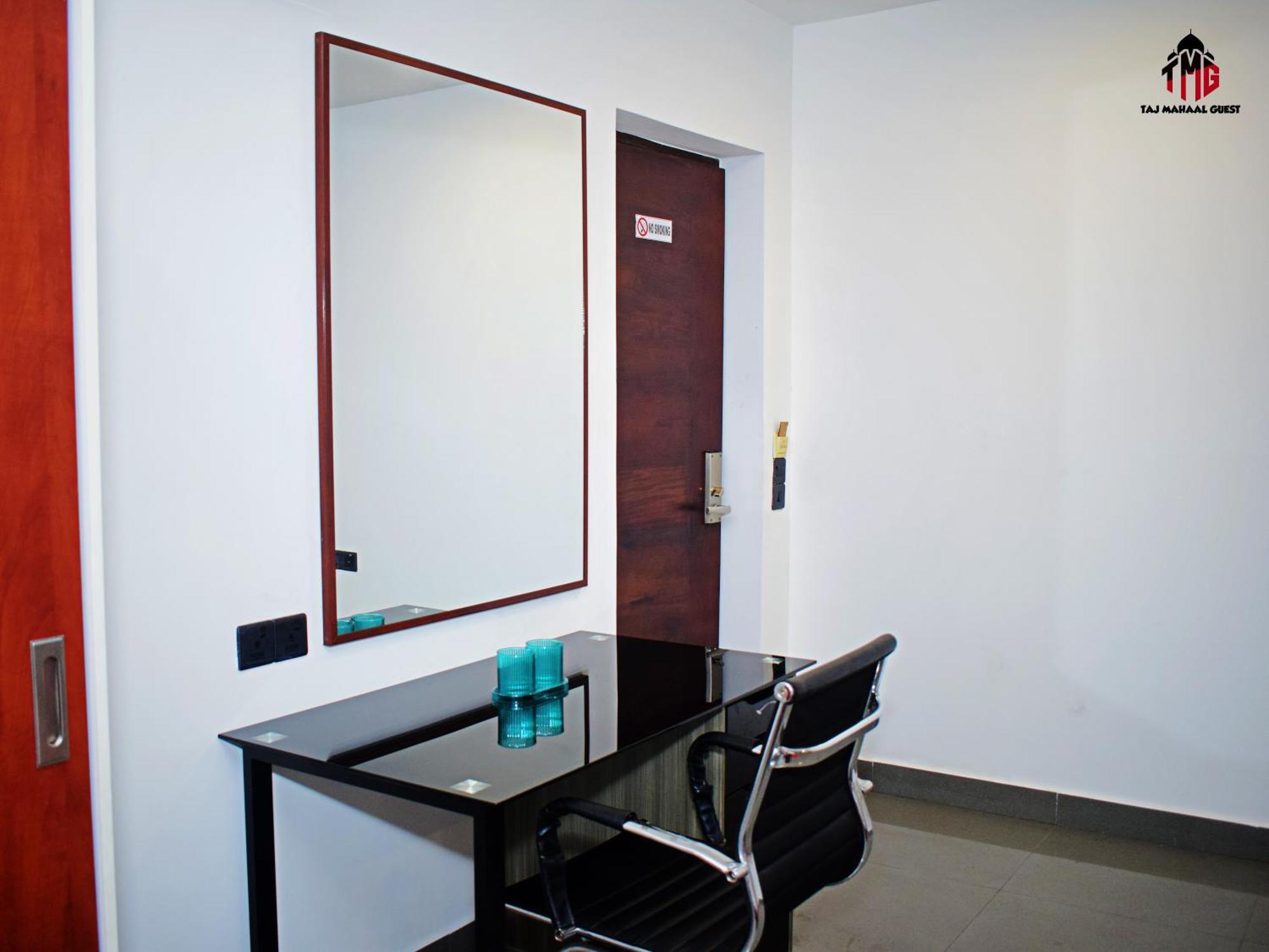 Taj Mahaal Guest Hotel
