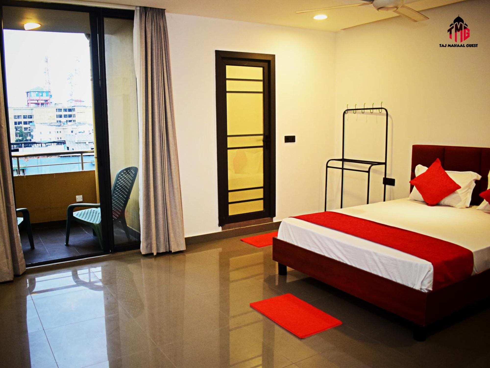 Taj Mahaal Guest 3*